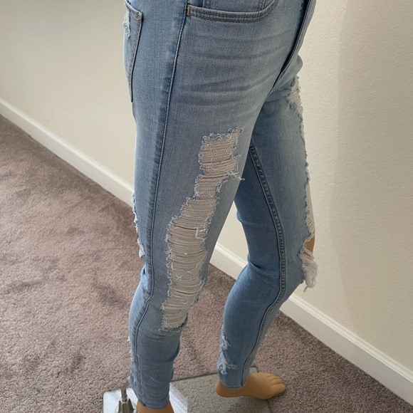 Hollister Distressed Jeans - Picture 12 of 14